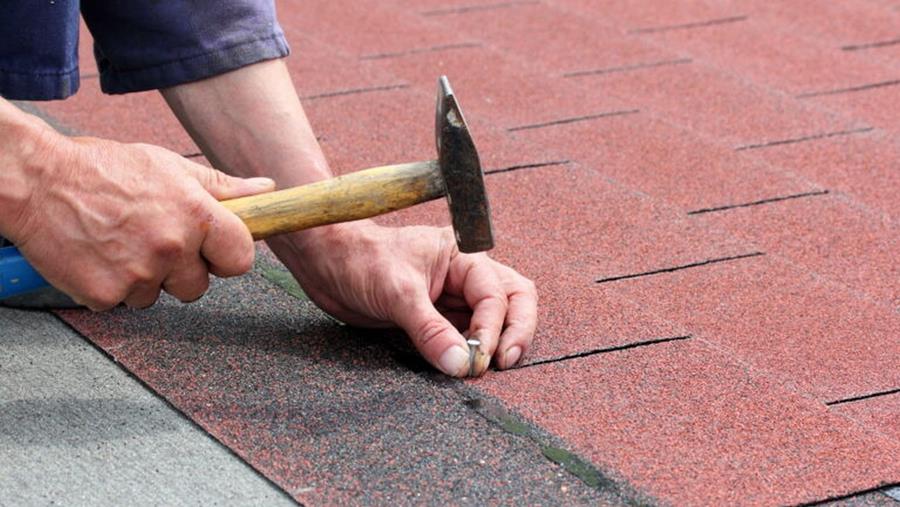 Les shingles: la solution idéale pour le toit de votre abri de jardin