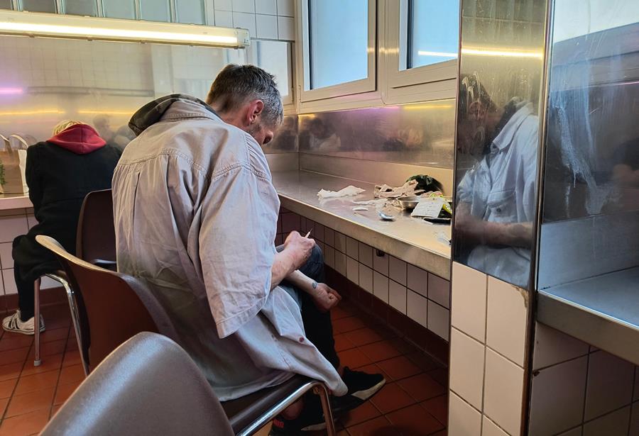 Soigner sans soigner ? Le paradoxe des salles de consommation