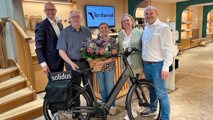 Solidus blaast 115 kaarsjes uit met retailactie en e-bike verloting