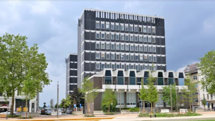 "Être membre d'un conseil provincial est une activité d'indépendant"