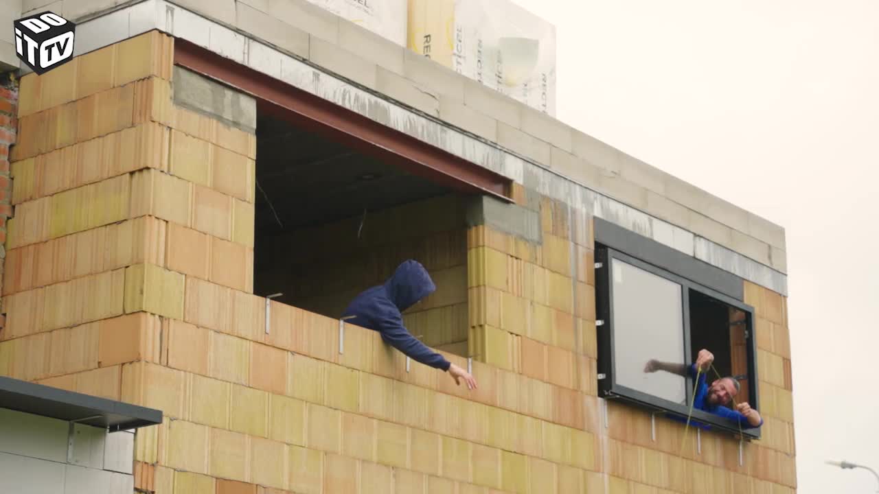 Installer de la menuiserie soi-même avec accompagnement